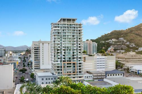 Dalgety Apartments