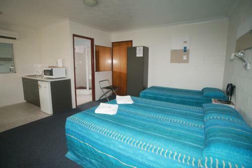 Cedar Lodge Motel
