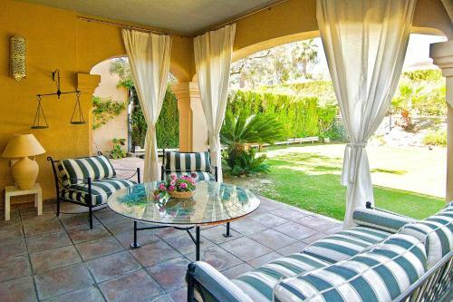 Villa Maria Your Luxury Retreat With A Quiet Pool