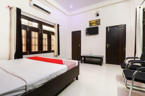 Oyo Flagship 45992 Hotel Royal
