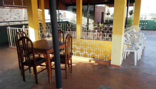 Hostal Hotel 100