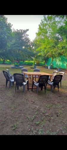 Bambooz Farmhouse And Villa