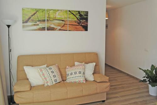 Recently Refurbished Apartment With Sea Views.