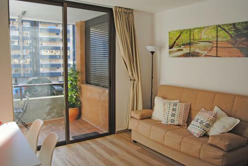 Recently Refurbished Apartment With Sea Views.