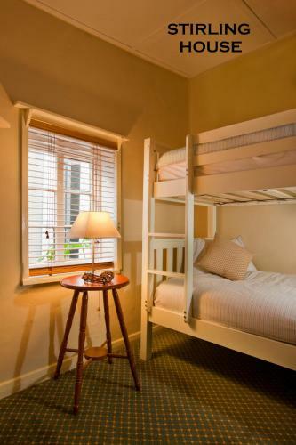 Bed & Breakfast Crafers Cottages