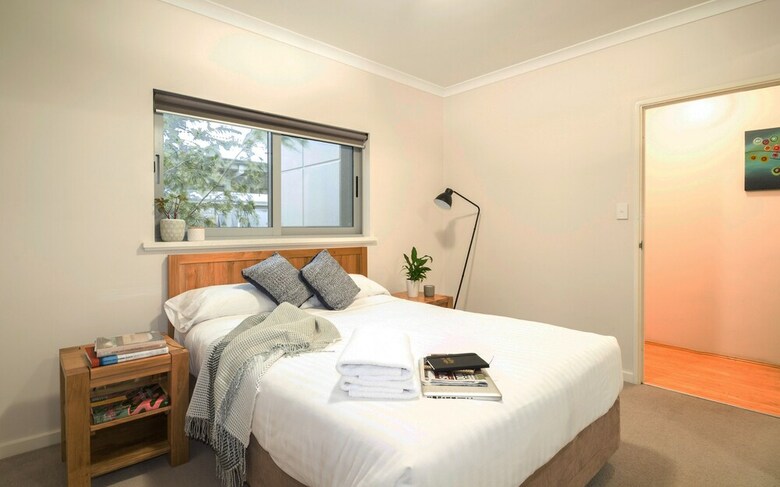 Aparthotel Airport Apartments By Aurum