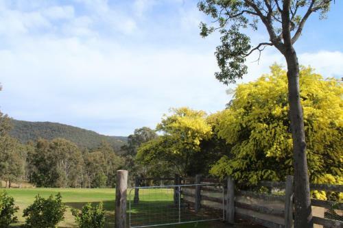 Hostal Elfin Hill Country Accommodation
