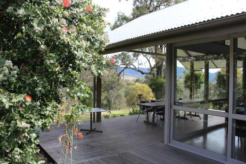 Hostal Elfin Hill Country Accommodation