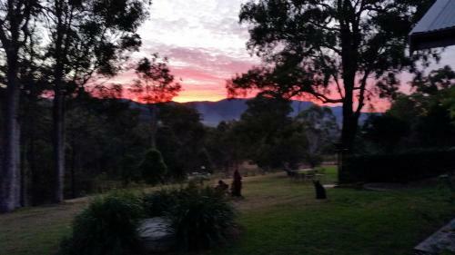 Hostal Elfin Hill Country Accommodation