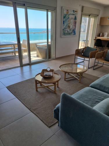 Apartamento Beachfront Gallery