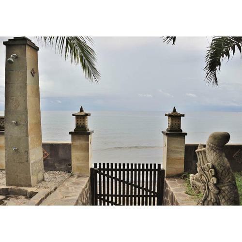 The Ning Beach Front Villa