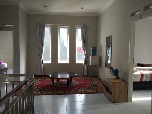 Hostal Mandi Angin "syariah" Homestay