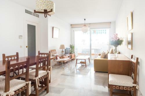 Beautiful Apartment With Terrace Near The Beach