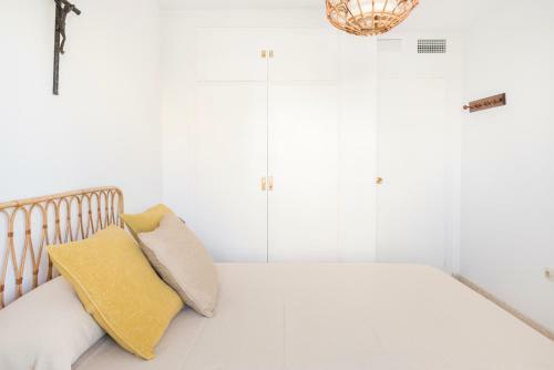 Beautiful Apartment With Terrace Near The Beach