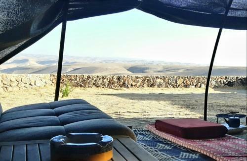 Desert View Experience - Private Villa On The View With A Bedouin Tent