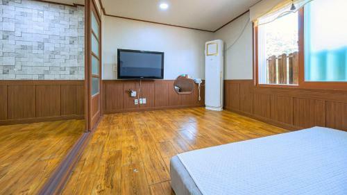 Songrim Hanok Pension