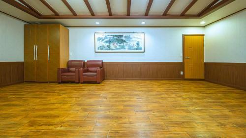 Songrim Hanok Pension