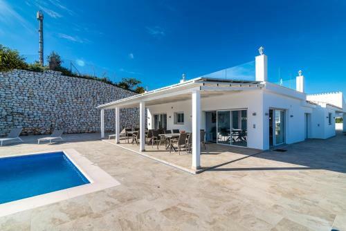 Top Renovated Villa With Sea-view And Heated Pool