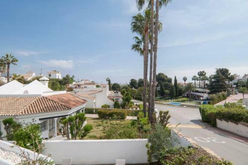 049 - Modern & Spacious Holiday Villa With Private Pool