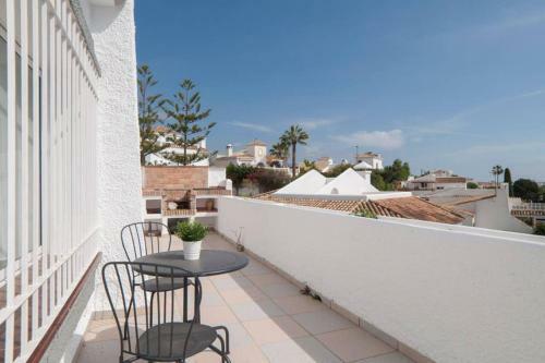 049 - Modern & Spacious Holiday Villa With Private Pool