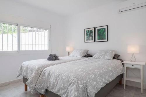 049 - Modern & Spacious Holiday Villa With Private Pool