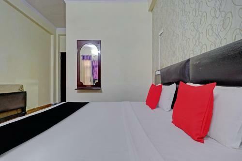 Capital O 81756 Hotel Nancy Paradise