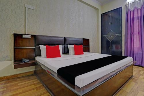 Capital O 81756 Hotel Nancy Paradise