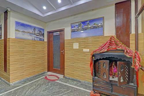Capital O 81756 Hotel Nancy Paradise
