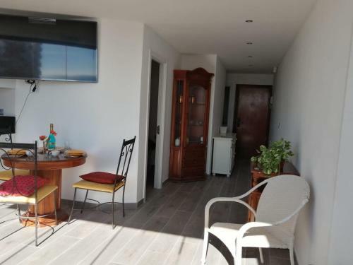 Hostal Apartamento Las Palmeras Front Sea View