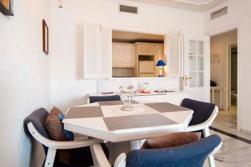Apartamento Fuengirola , Beach, Centre ,balcony With Seaview, For 4 Persons