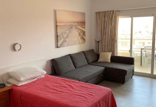 Pyr Studio Apartment