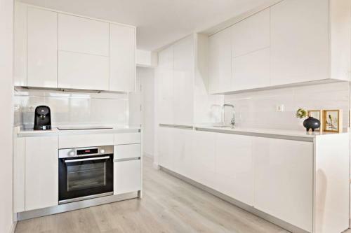 Hugo Modern Apartment Best Facilities