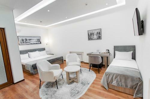 Bed & Breakfast Registon Saroy Hotel