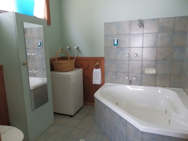 Mountain View Motor Inn & Holiday Lodges