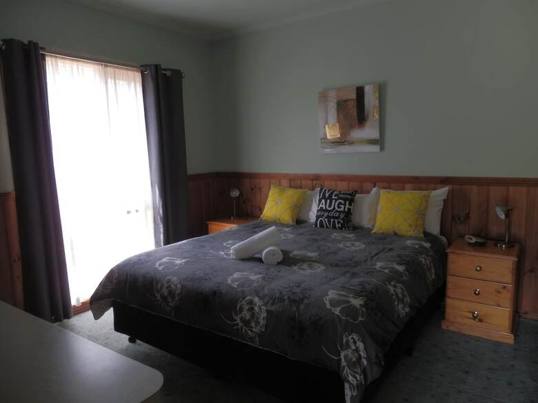 Mountain View Motor Inn & Holiday Lodges