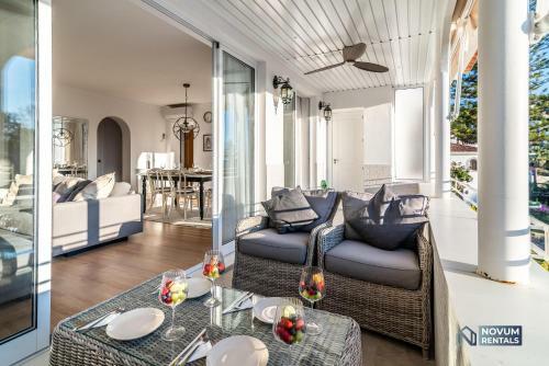 Apartamento Stunning 4-bdrm Townhouse With Sea Views