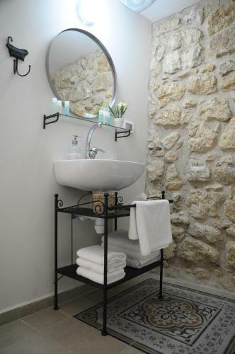 Bed & Breakfast Trumpeldor Suites