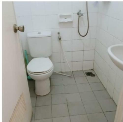 Hotel Dinda Apartment Serpong Green View