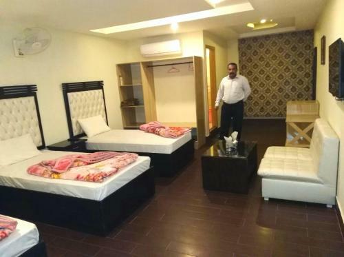 Hotel Civic - Gujranwala