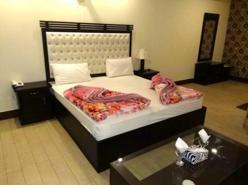 Hotel Civic - Gujranwala