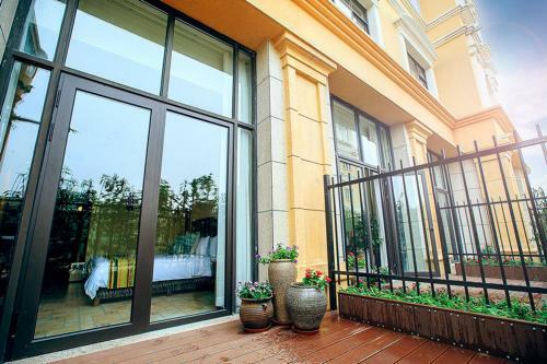 Dinoman Club Hotel