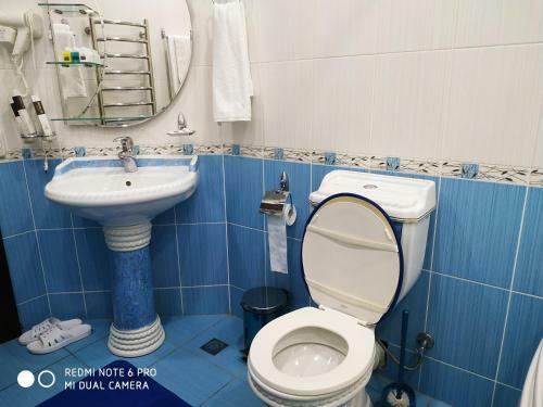 Hostal Happy House Hotel