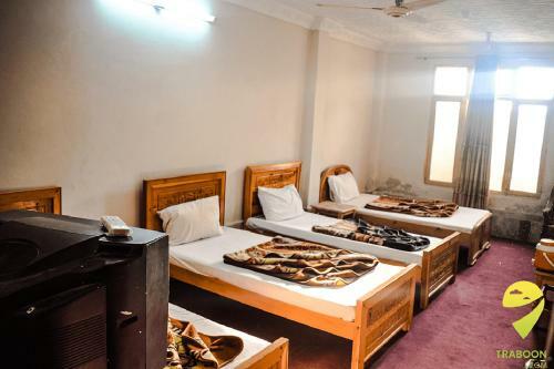 Rose Palace Hotel Fizaghat