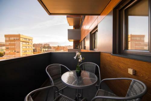 Apartamento Enjoygranada Emir 3a - Piscina, Gym & Parking