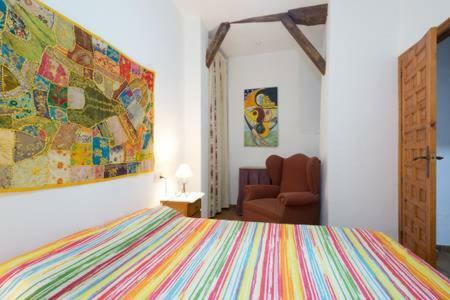 Charming, Spacious Albayzin Apartment