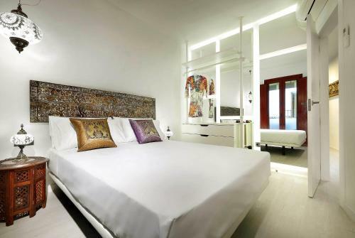 Art Chapiz Apartments