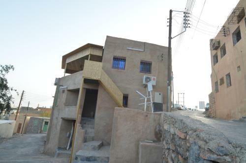 Hostal Basmat Almisfah