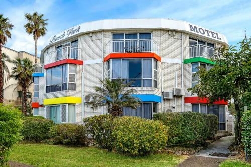 Beach Park Motor Inn