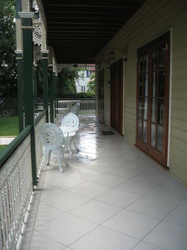 Hostal Grove Manor