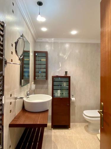Chalet En Urbanizaci�n Con Piscina